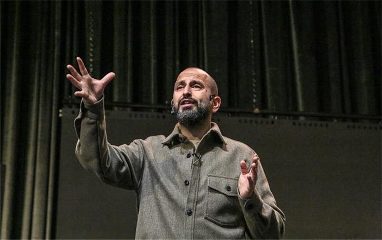 مراسم رونمایی از کتاب «ش کو؟! ه» برگزار شد