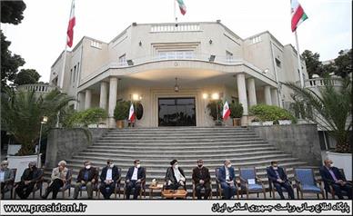 در دیدار صمیمی ابراهیم رئیسی با هنرمندان چه گذشت